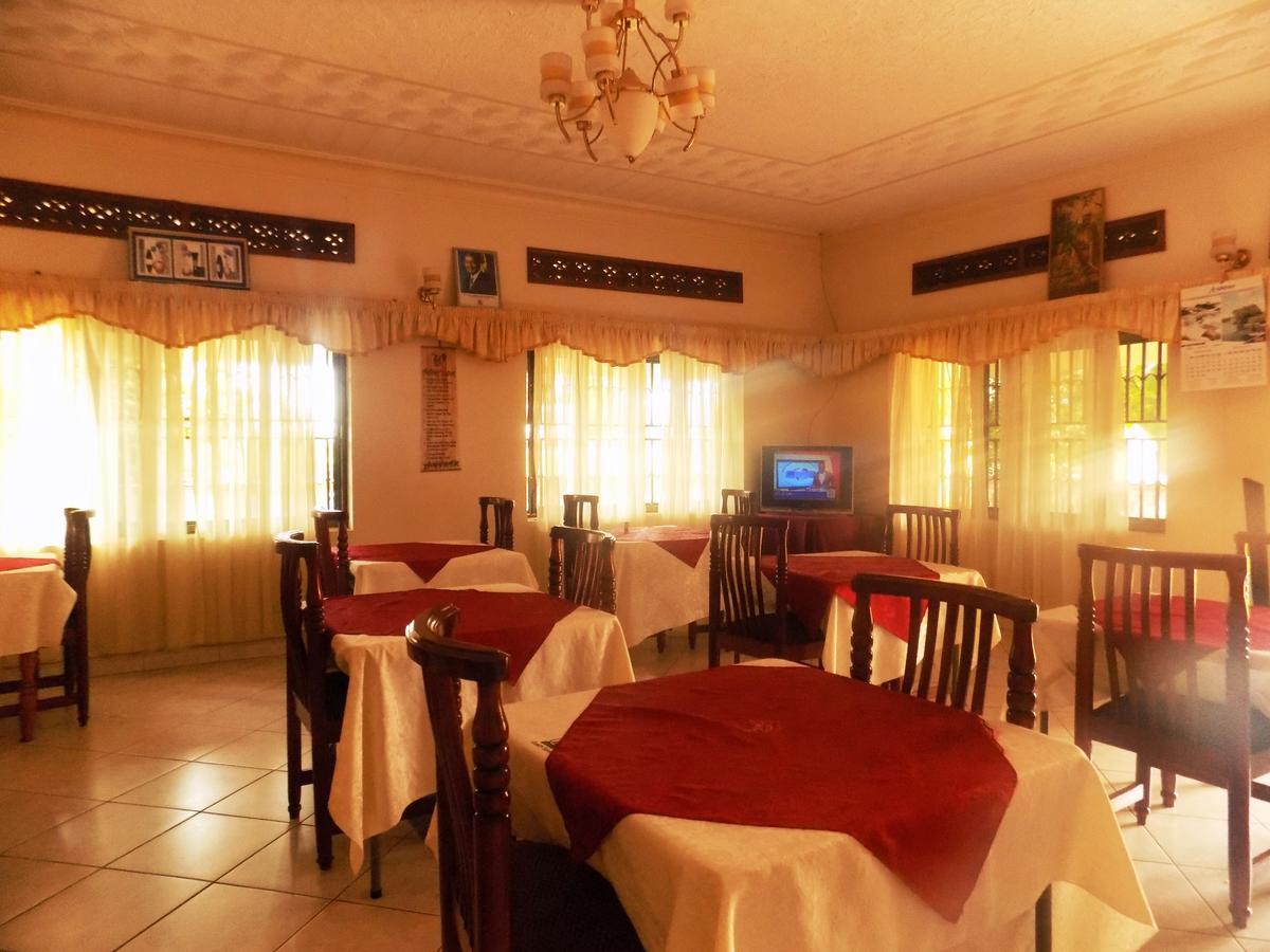 Rhino Motel Mbarara Extérieur photo