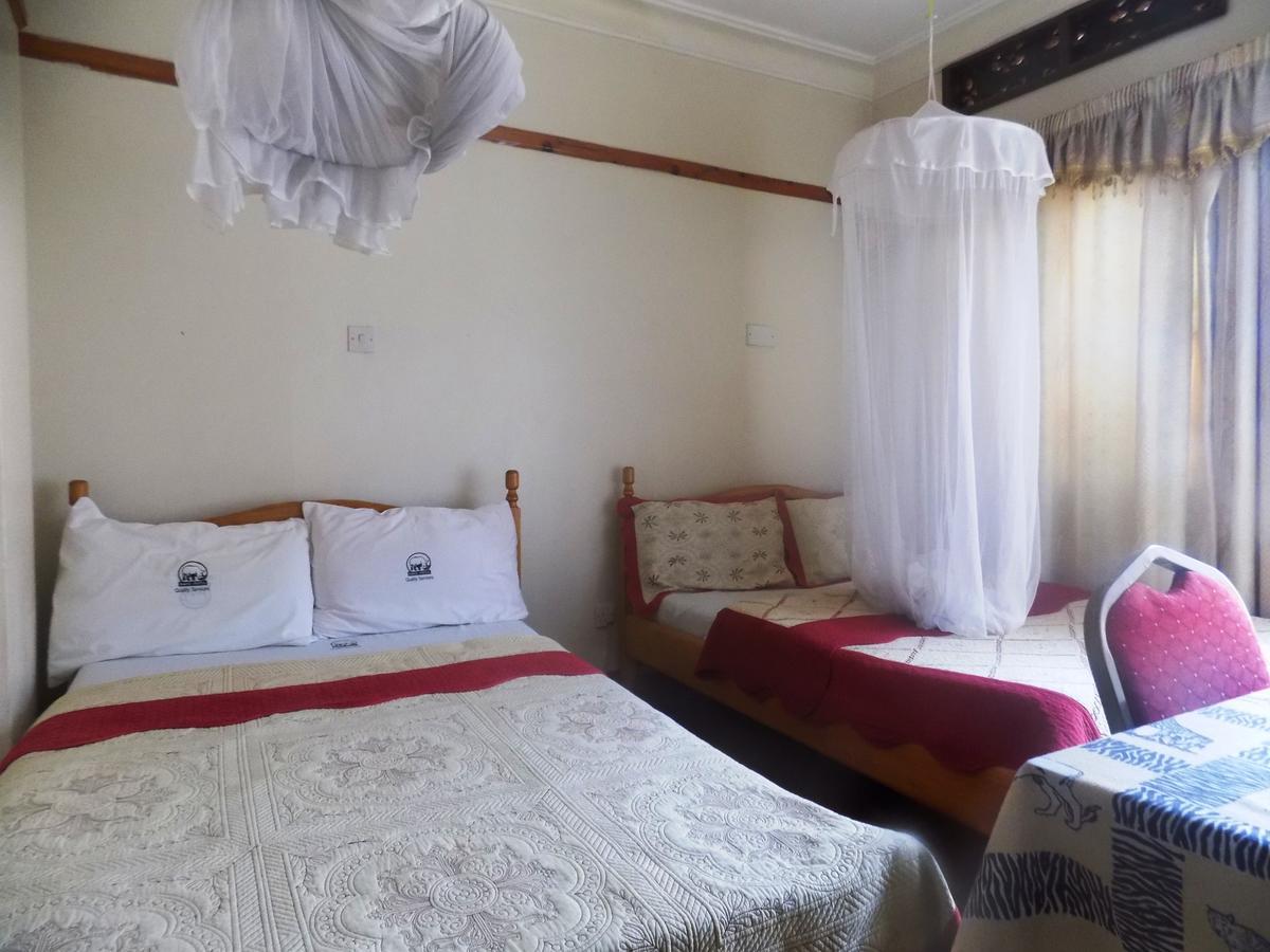 Rhino Motel Mbarara Extérieur photo